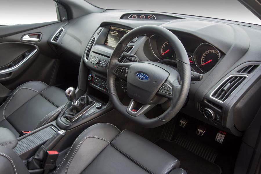  Ford Focus ST 2015 года  (ZA) (фото 27 из 30)